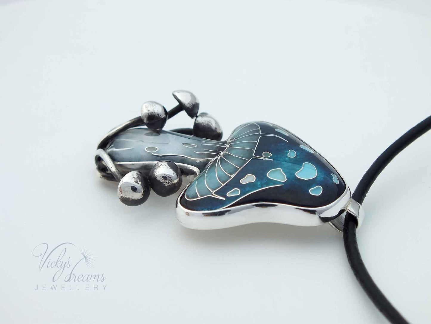 blue mushroom,
