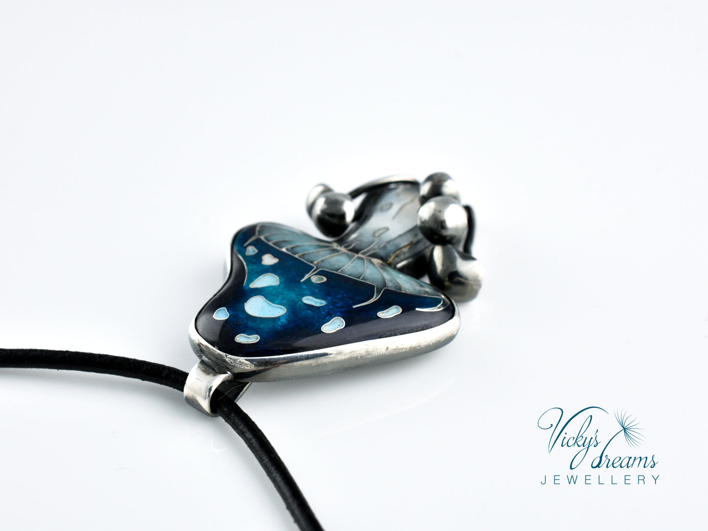 blue mushroom,