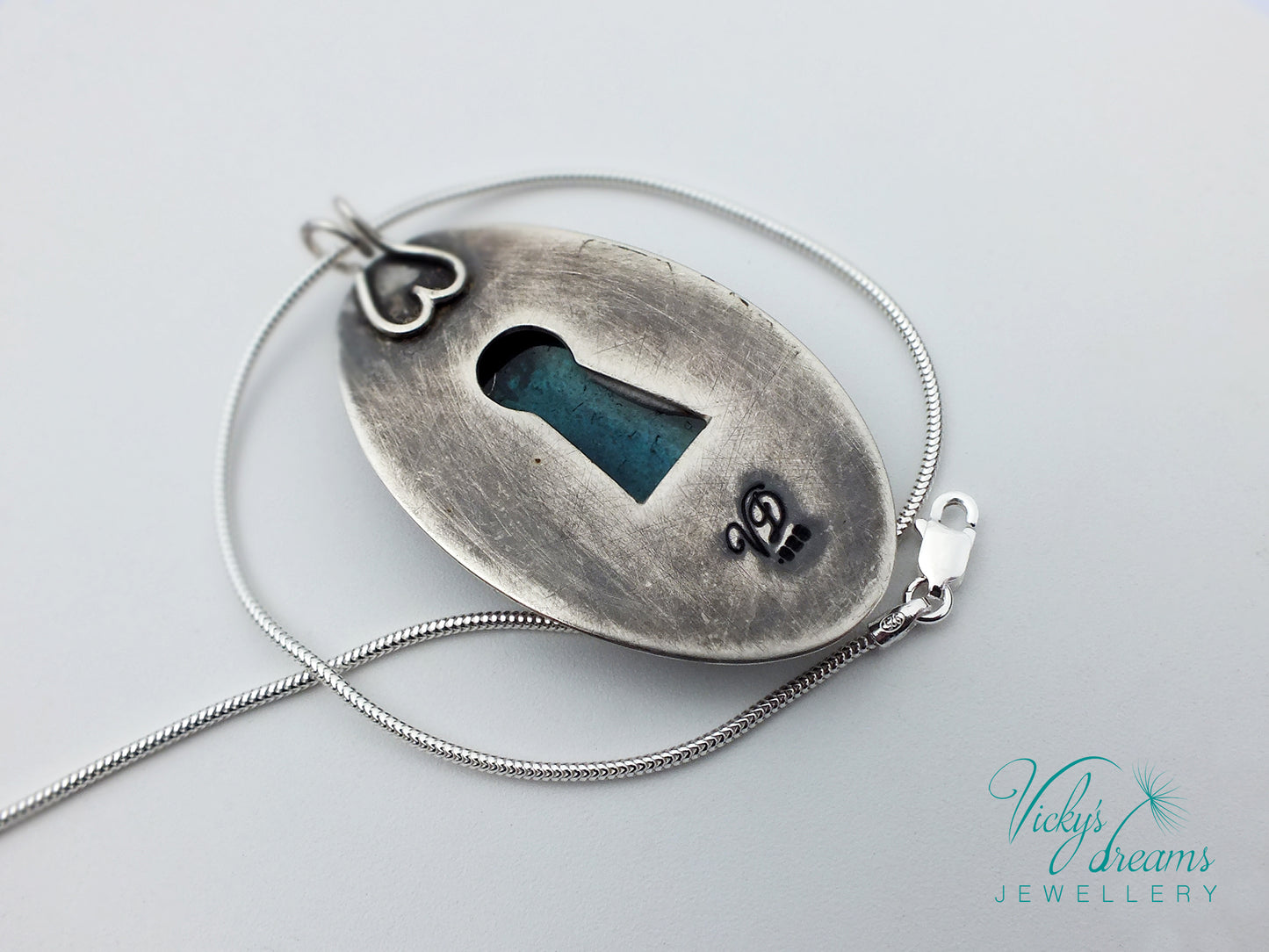 Color Key hole - Cloisonné enamel necklace