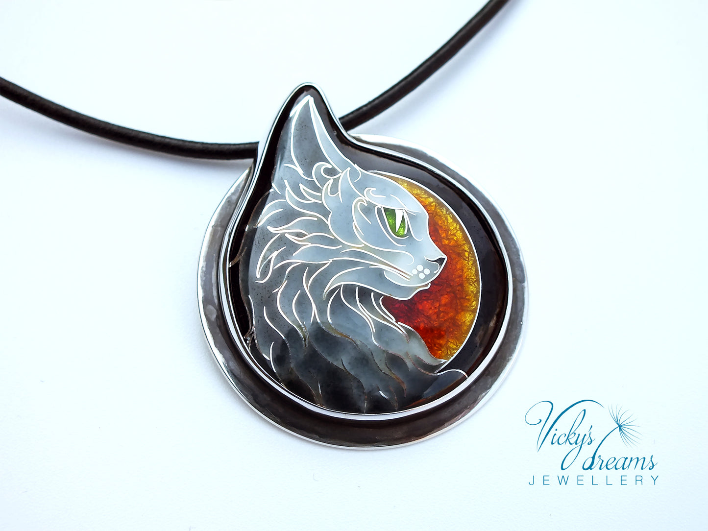 Green eyed cat - Cloisonné enamel necklace