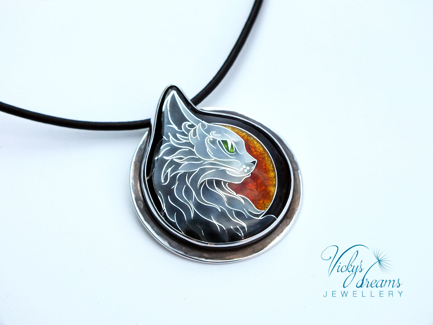 Green eyed cat - Cloisonné enamel necklace