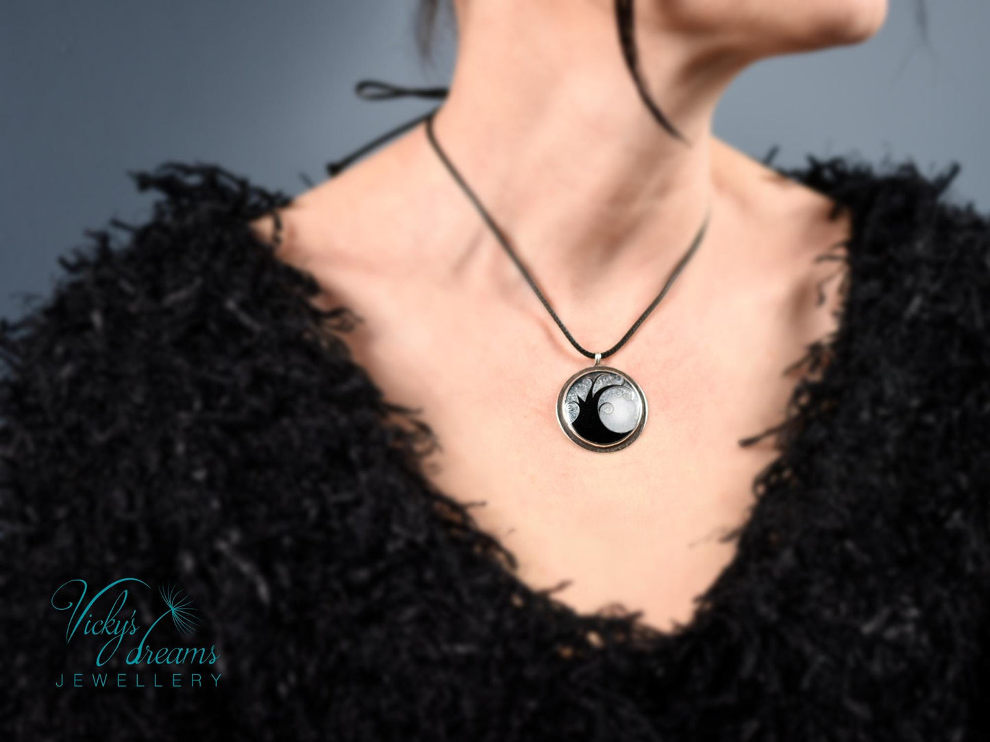 Elegant Black Cloisonne Enamel Tree Necklace Pendant