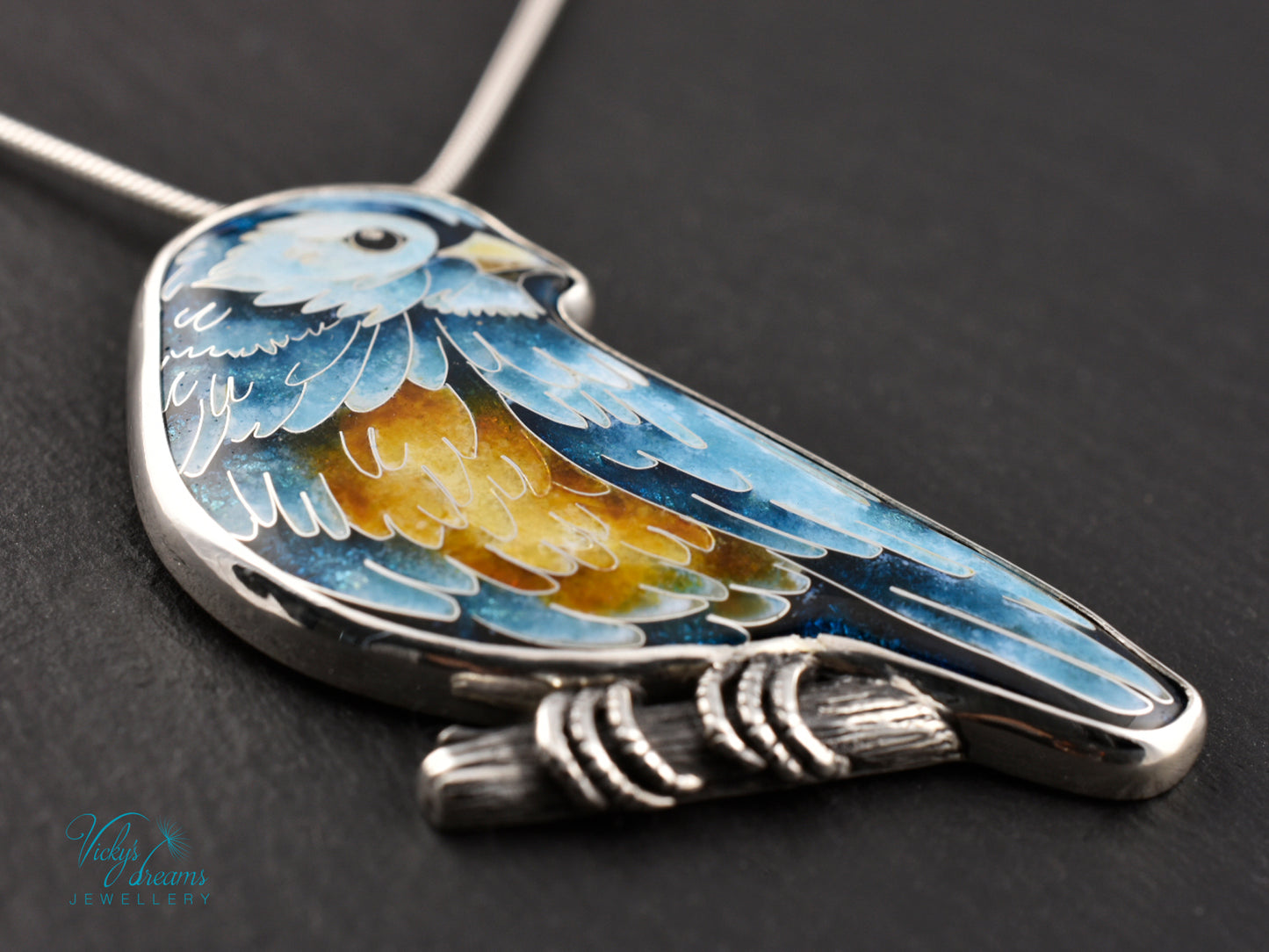 Handmade Cloisonné Bird Pendant – Enamel Necklace in Sterling Silver – Colorful Songbird Jewelry – Nature-Inspired Artisan Gift