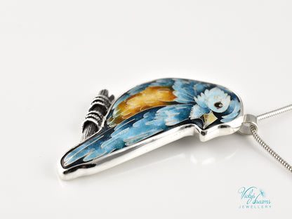 Handmade Cloisonné Bird Pendant – Enamel Necklace in Sterling Silver – Colorful Songbird Jewelry – Nature-Inspired Artisan Gift