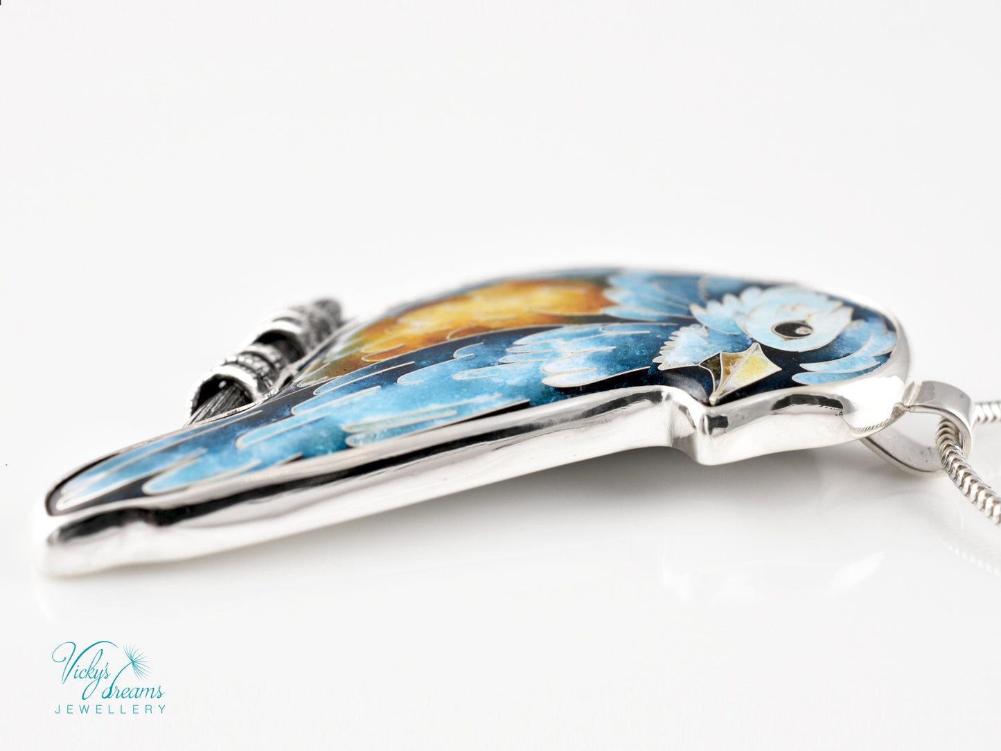 Handmade Cloisonné Bird Pendant – Enamel Necklace in Sterling Silver – Colorful Songbird Jewelry – Nature-Inspired Artisan Gift