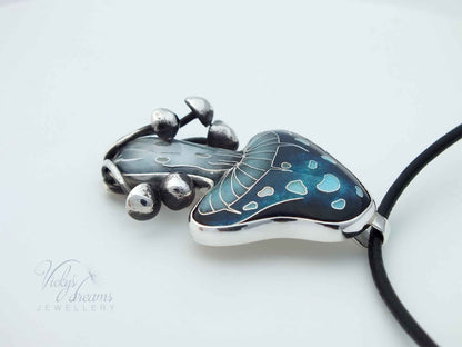 blue mushroom,
