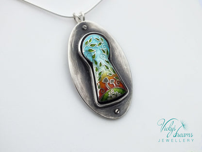 Color Key hole - Cloisonné enamel necklace