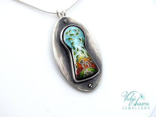 Color Key hole - Cloisonné enamel necklace