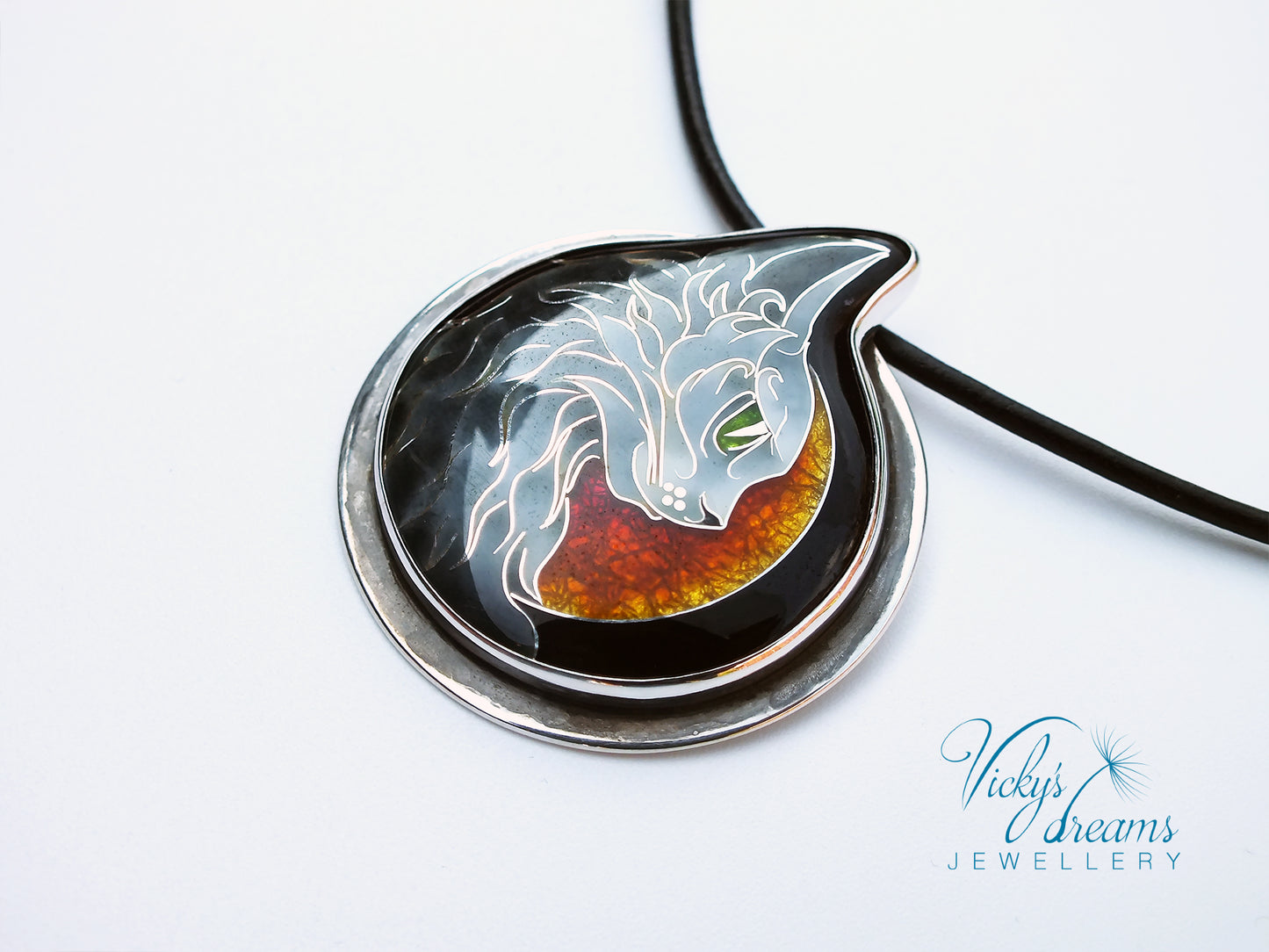 Green eyed cat - Cloisonné enamel necklace
