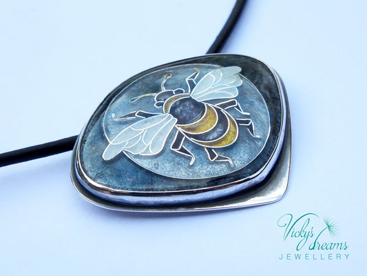 honeybee - cloisonne' enamel pendant